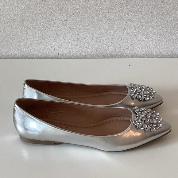 New WB Journee collection Louise et Cie Metallic Silver Embellished Loafers - Picture 4 of 5